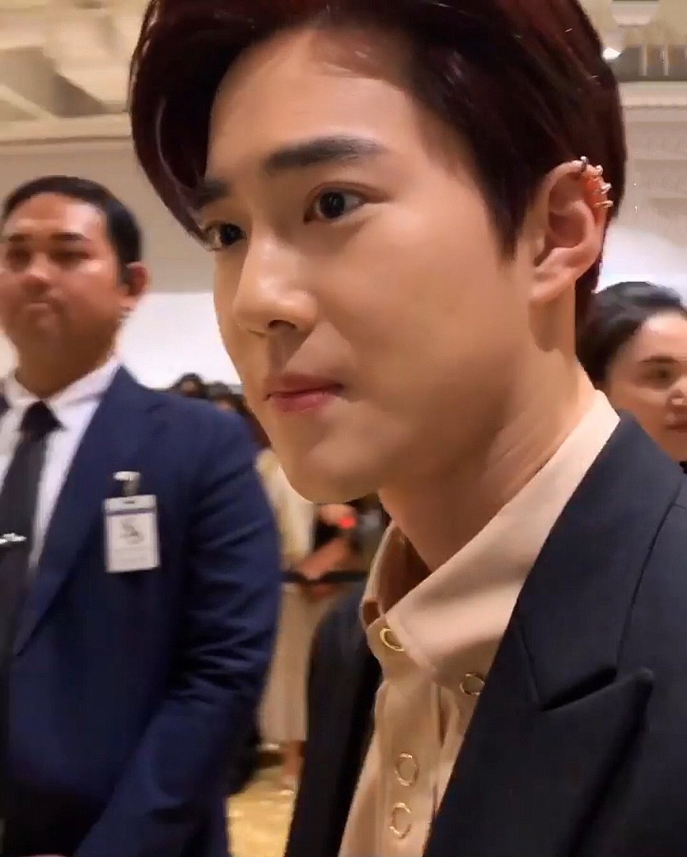 indiesh2o's tweet photo. i'll never move on from this junmyeon look for bvlgari https://t.co/xUSKY0hJsE