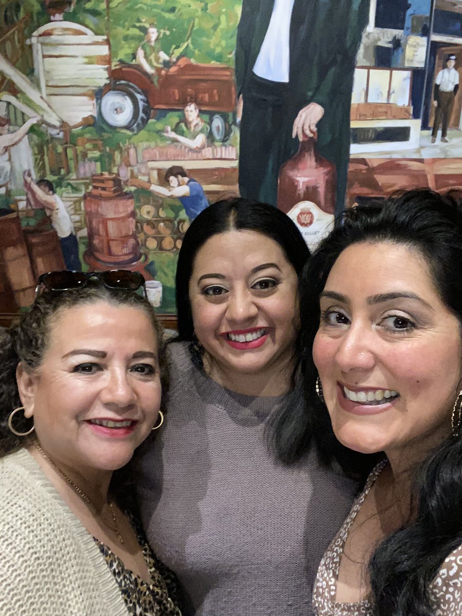 When in wine country🍷🍷 Quality time with my cousin and my gorgeous mom💕