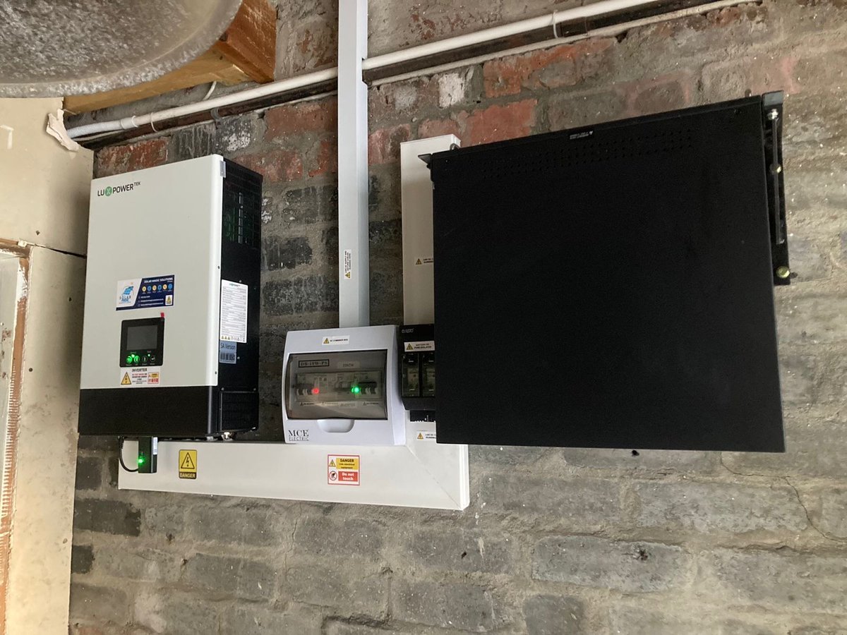 luxpowertek's tweet image. SNA 5k operates seamlessly in parallel, excelling in off-grid applications. For #uninterruptedpower, open our LuxPowerView app at your convenience. Easily access the #loadshedding schedule for your area and configure the optimal battery discharge time. Photo credit: RLKElectrical
