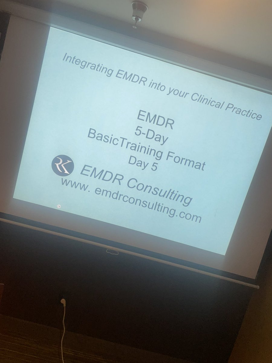 jongoldwire's tweet image. This 5 Day Intensive EMDR training is not for the faint of heart! 😂😂😩😩

Nevertheless, I look forward to using this modality in practice! 
#socialwork #therapisttwitter #militarytwitter