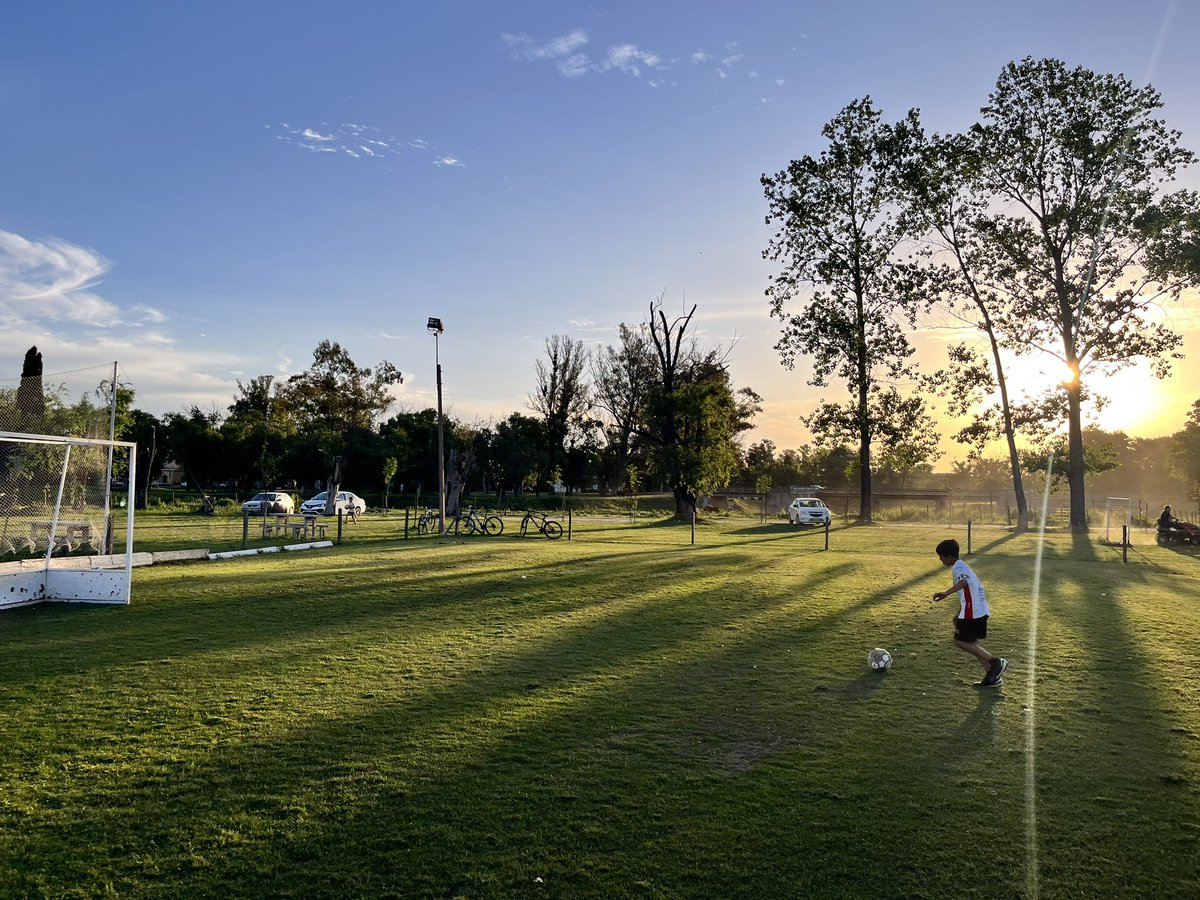 Gracias por tus consejos. 
🇦🇷 🤠 🐄 San Antonio de Areco en 24 horas mini guide. 
1. Un lugar hermoso y único!
2. Almuerzos: Almacén de Ramon Generales, Lacarra
3. Bar: Boliche de Bessonart (buenas empanadas también)
4. Desayuno: Raíces de Cacao
5. Chocolate y alfajores: La olla