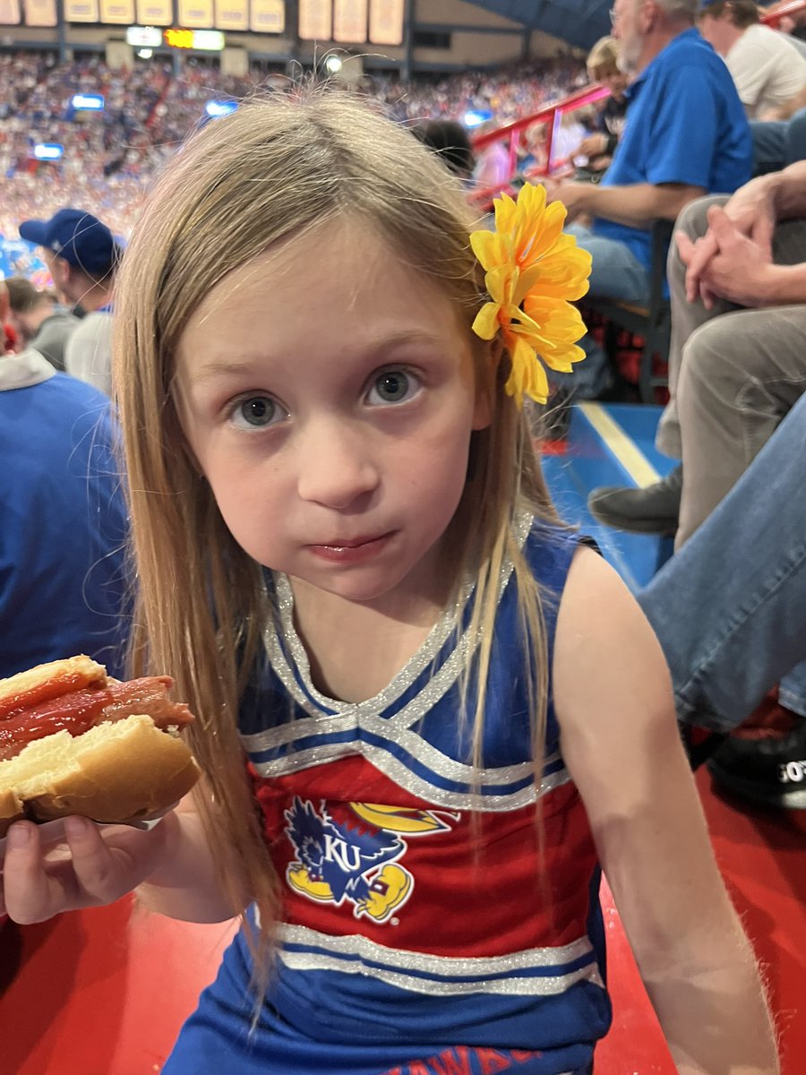 Thor_On's tweet photo. #kufanpix https://t.co/x9Gtbv7NE3