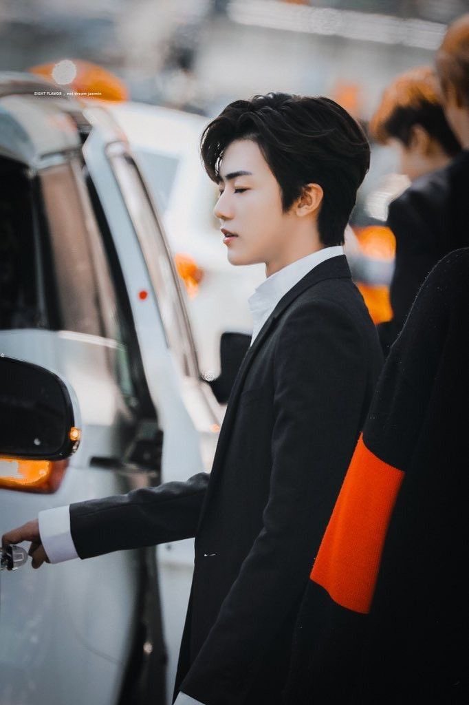 seeksten's tweet image. 👋🏻🥱