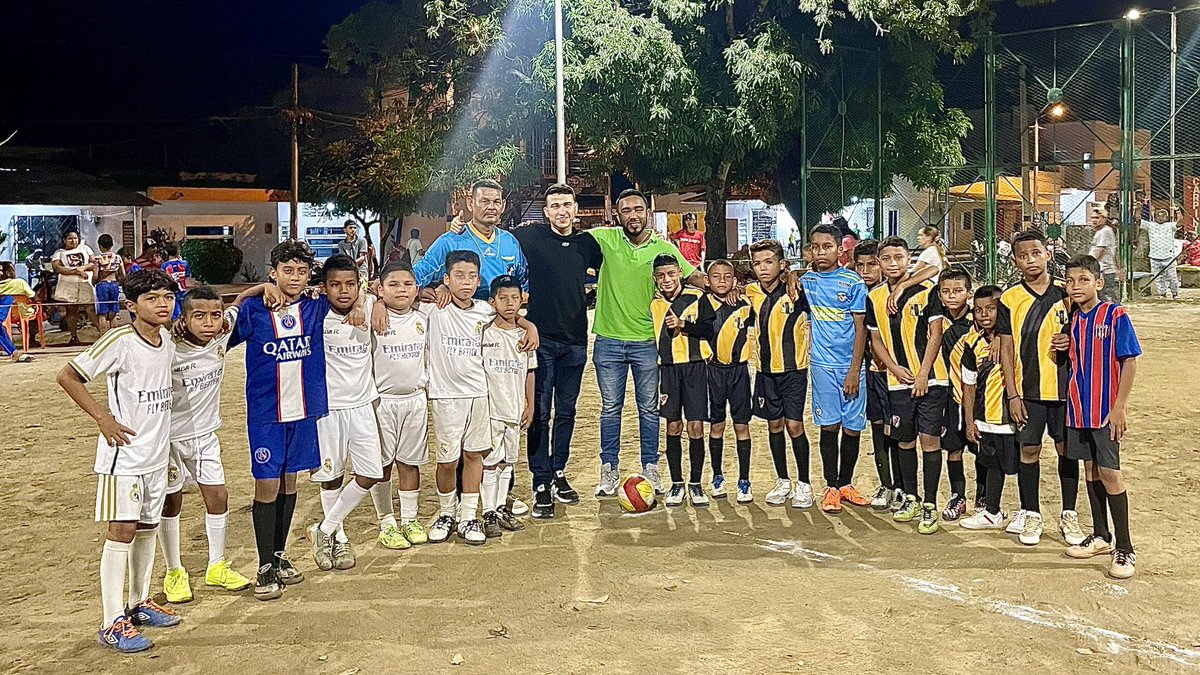 Gian_Berrio's tweet photo. Nuestra prioridad a sido y seguirá siendo la niñez y el deporte, continuaremos apoyándolos y creyendo en que el deporte salva vidas y edifica seres humanos. 

#ConSentidoSocialyComunitario https://t.co/0DuBZQ4T1U