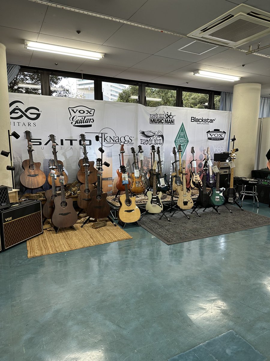 🎸#KORG ギターブース🎸

様々なKIDブランドのギターやアンプを出展⚡️

総額1,000万以上⁉︎のKnaggsギターや注目のLAGGuitars SAUVAGEなどもちろん試奏もOKです🙆‍♀️

本日15:40からは大村孝佳 <a href="/TakayoshiOhmura/">大村孝佳🚬🍺✋(΄⌒◞౪◟⌒｀)</a> さんによる #KEMPER セミナーもありますよ〜

9台のVOX AC30が目印です🎯

#東京楽器博