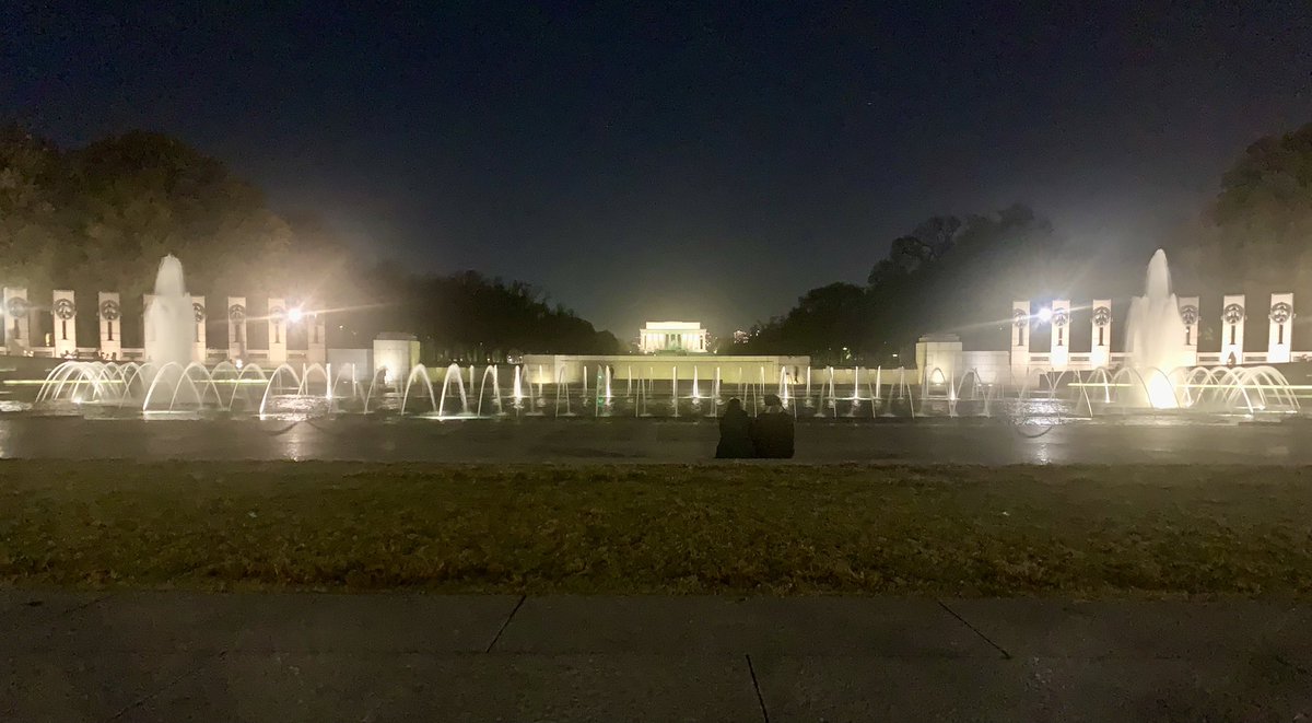 Mr_Beltran_NMS's tweet photo. Night memorials - WWII & MLK #Bus6 #NoviDC23 https://t.co/lhxzuPrCpj