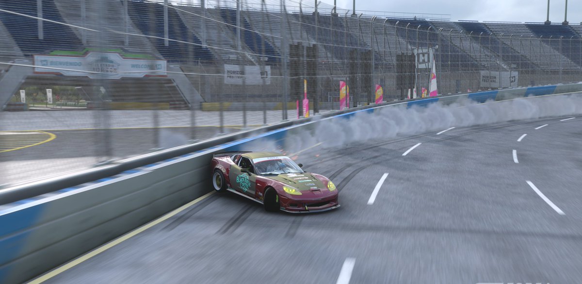 PonchoBoyz1776's tweet photo. Who else is happy the circle track is back?! @ForzaHorizon #forza #ForzaMotorsport #America #DriftVette #SquadraCorse https://t.co/ZXZlIekExU