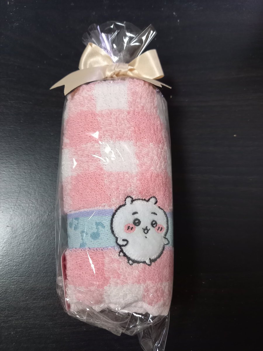 妄想メンバーからのプレゼント✨
ちいかわのミニタオル( ≧∀≦)ノ
頑張ったご褒美って渡してくれた😊
🎵までついてる笑。
使う度にテンション上がる😆
愛用してる☺️