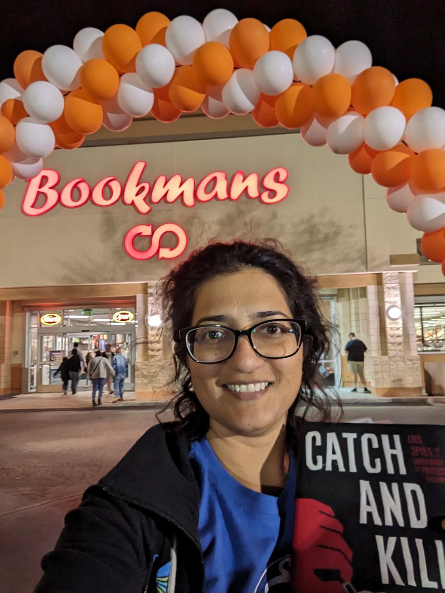 priya4az's tweet photo. Welcome to the new @bookmans location in #LD18 - what a fun party to celebrate and of course I left with a (used) book! https://t.co/O9R0mXDB0L