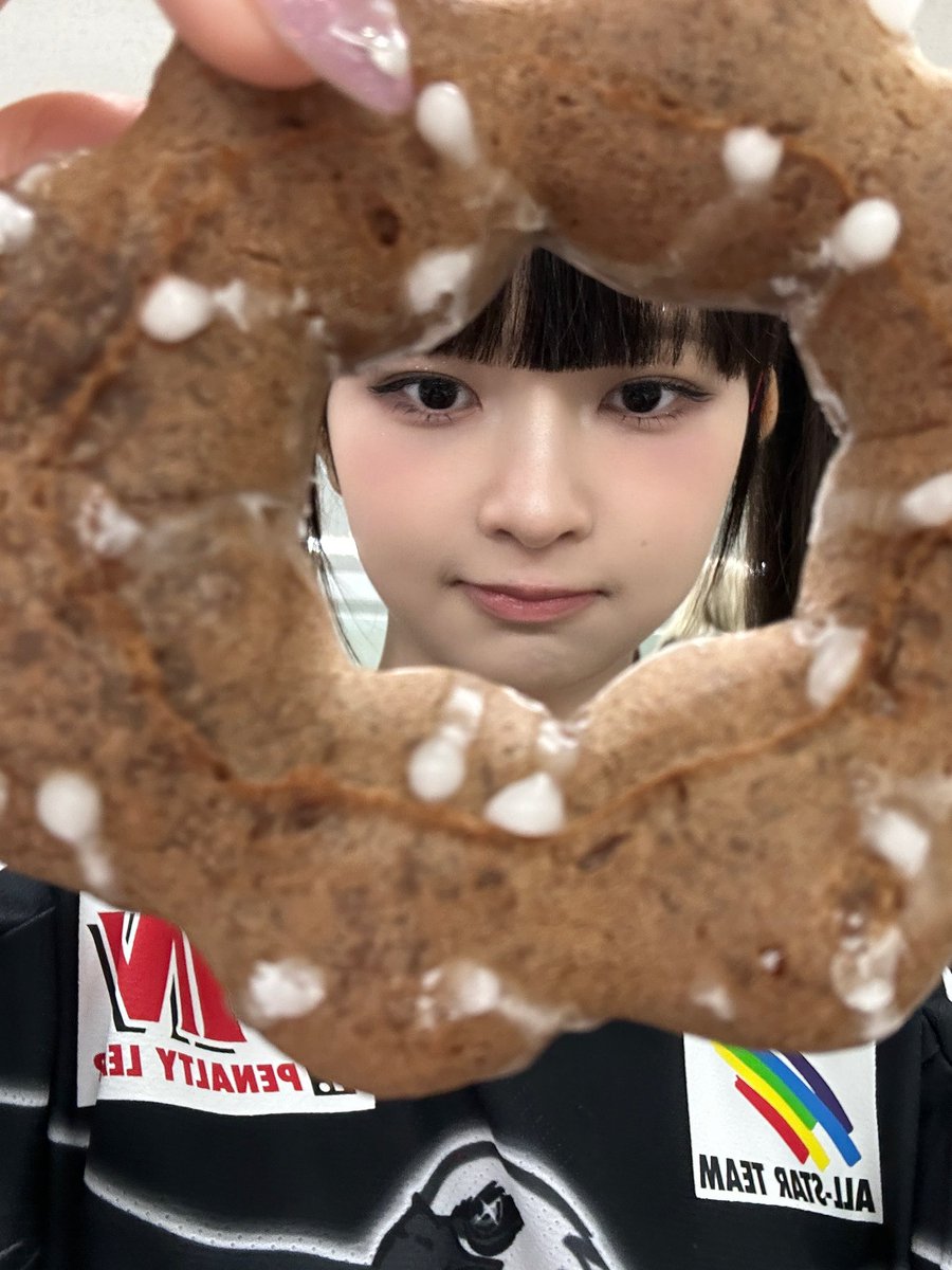 IVEstarship_JP's tweet photo. ミスドしか勝たん🍩

#IVE #アイヴ #아이브
#REI  #レイ #레이 https://t.co/OMfwmuOqIi