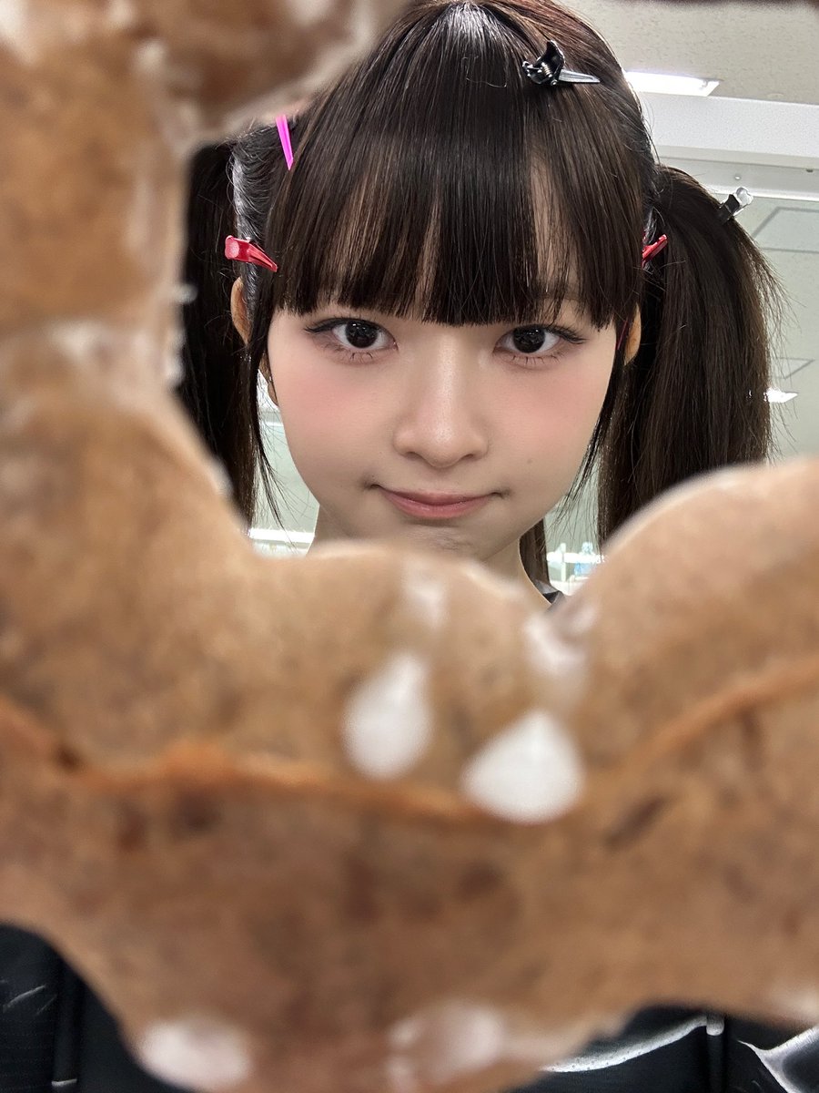 IVEstarship_JP's tweet photo. ミスドしか勝たん🍩

#IVE #アイヴ #아이브
#REI  #レイ #레이 https://t.co/OMfwmuOqIi