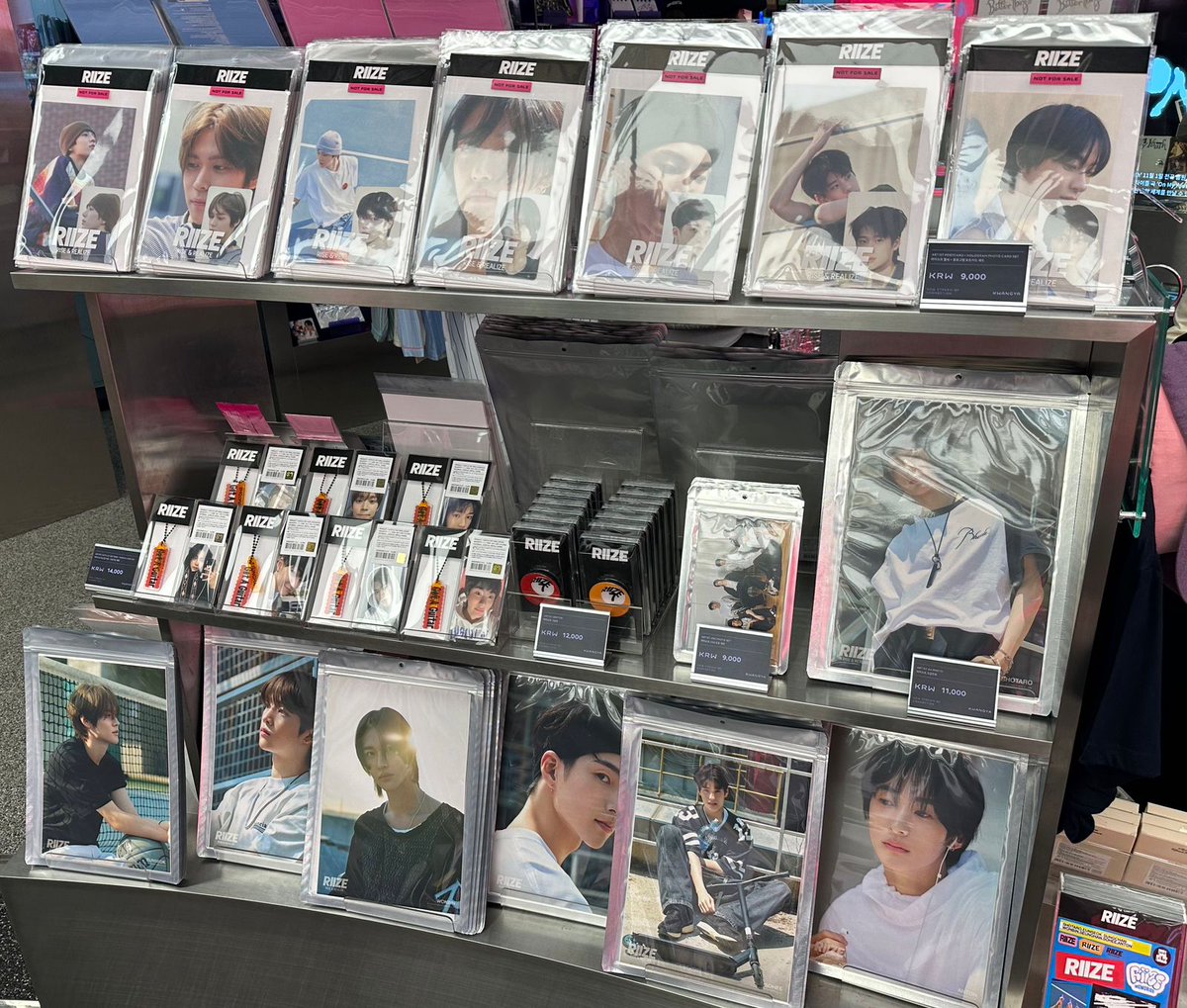 konunashop's tweet photo. Open jastip handcarry merch "RIIZE" kwangya seoul

Arcylic keychain 216K dp 168K
4x6 photoset 146K dp 108K
Postcard+holo photocard 146K dp 108K
A4 photo 175K dp 132K
Griptok 188K dp 144K
Sticker 118K dp 84K

Close : 17 November
Order : https://t.co/RnbC8sjDWz…

#RIIZE https://t.co/9g4Mr9agbI