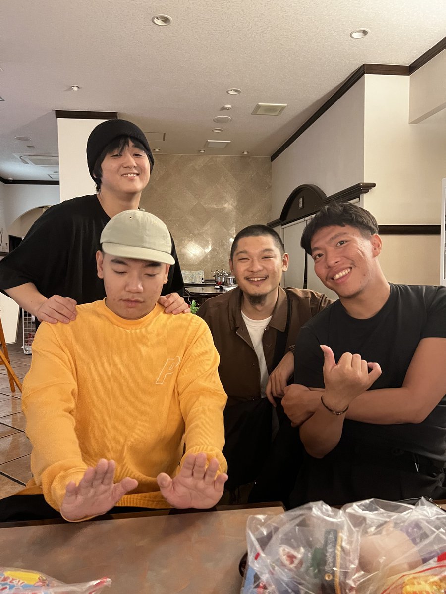 NeonOasis_Fest's tweet photo. 台湾チーム❗️
#Leo王
#HUGO
#PiNkChAiN
@namifess https://t.co/wCyHGQcVxW