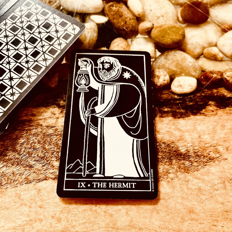The Hermit's lantern guides the way, representing the quest for truth and illuminating our unconsciousness. #Tarot #TheHermit #InnerJourney