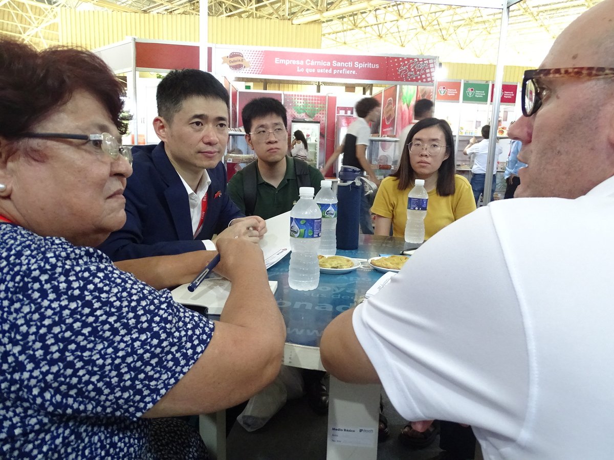 desoft_empresa's tweet photo. En esta jornada de #FIHAV2023 representantes de #Desoft se reunieron con directivos del proyecto #Picla (Parque Industrial China Latinoamérica) para dialogar sobre su interés por la solución del Sistema Informático DM avalado por la Aduana General de la República de #Cuba https://t.co/6wKuKbDTB2