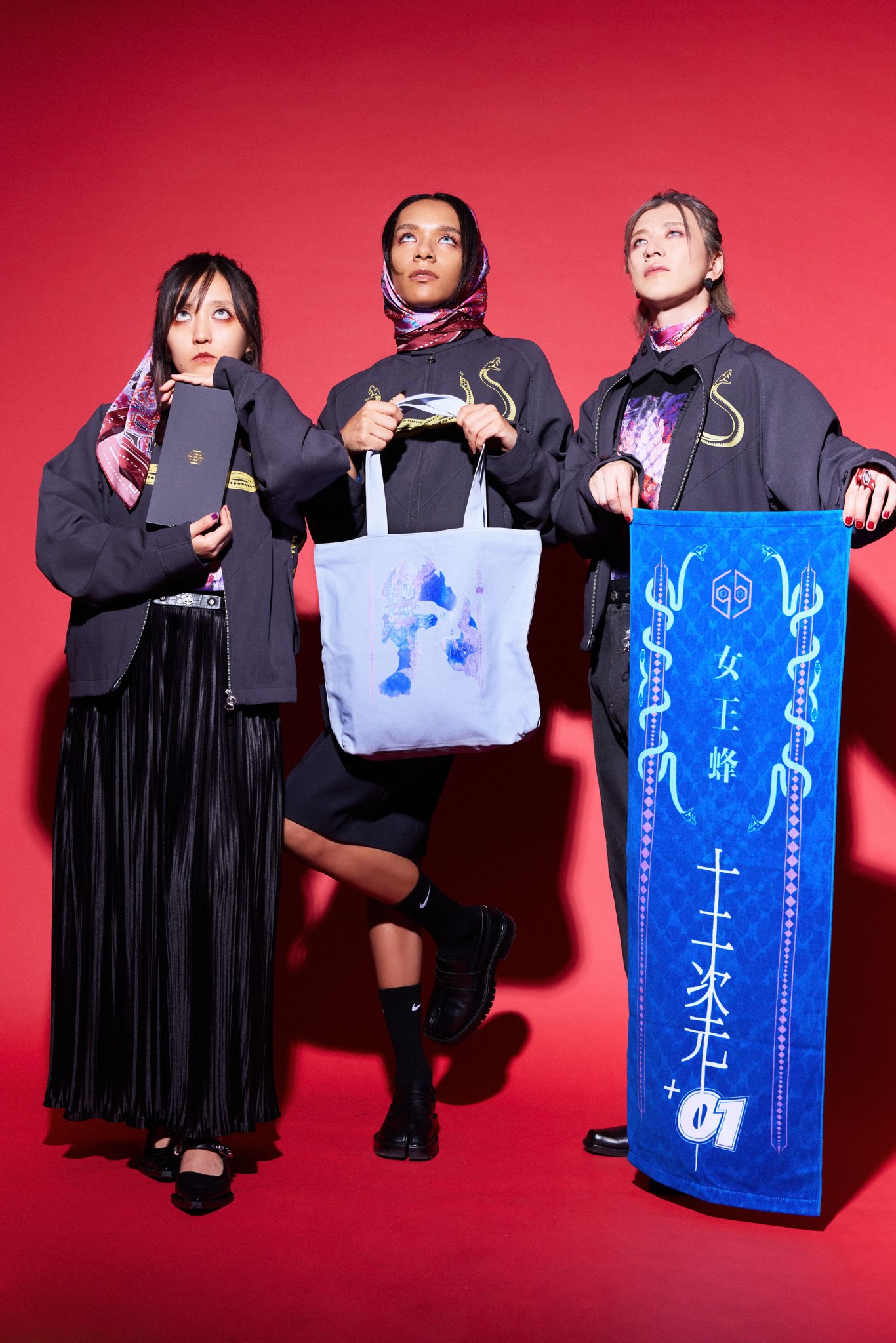 女王蜂 公式 على X: 