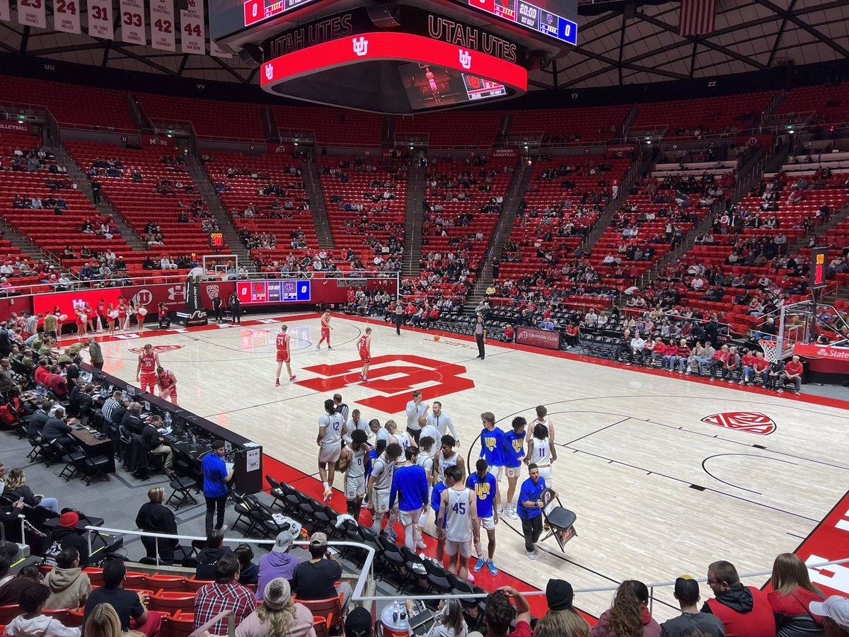 seancass10's tweet photo. Huntsman Center tipping off https://t.co/YA81bA3WlD