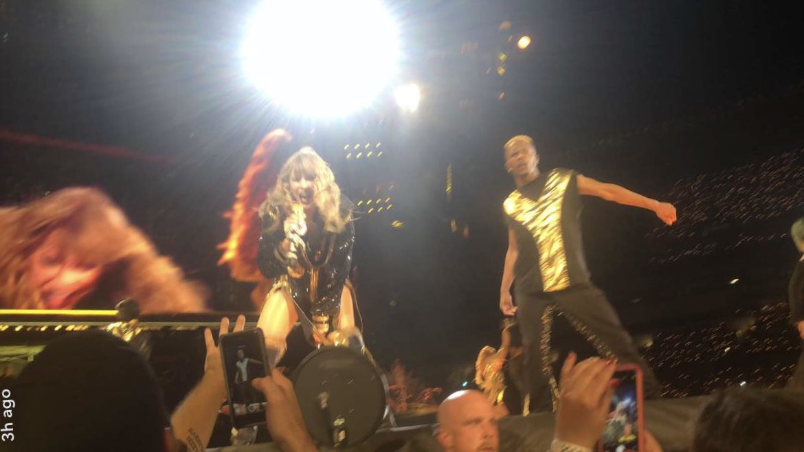 jesslovestswift's tweet photo. Happy #6yearsofrep !! One of the best days of my life seeing Taylor in Pittsburgh from 2nd row cat walk. ๐ค๐ค https://t.co/rKxQiYd5ll