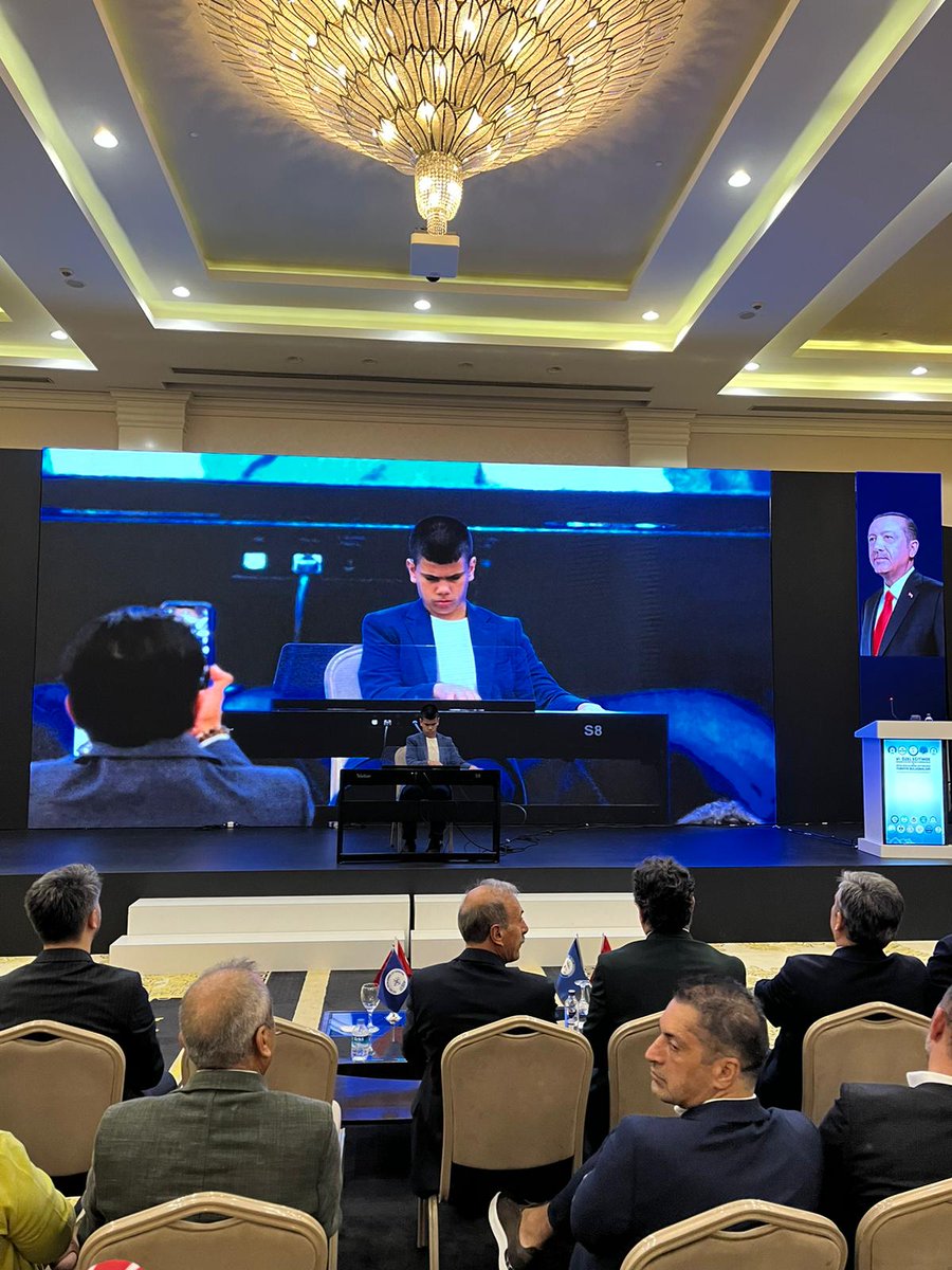 5-“6.Özel Eğitimde Rehabilitasyon Merkezlerinin Rolü ve Eğitim Niteliklerinin Arttırılması” konulu  “Türkiye Buluşmaları” programımız “Kusursuz Kulak” lakaplı, görme engelli piyano sanatçısı Bager Çalışçı`nın konseri ile devam ediyor.