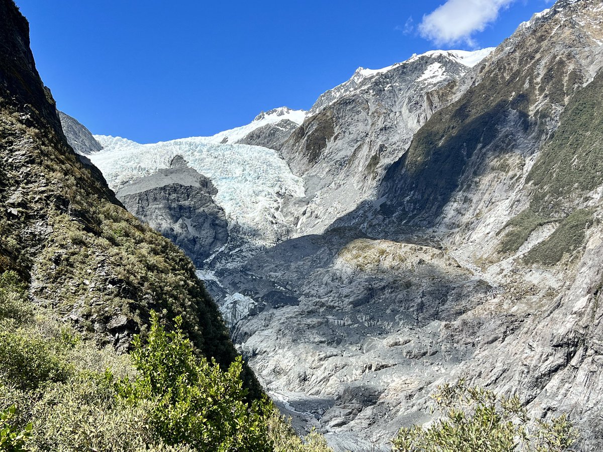 Some pics from the wandering prof <a href="/Geog_UoD/">Geography & Environment | University of Dundee</a> a colleague told me it rains on the west coast of NZ - well…….some nice geomorphology there too @glacio_cook