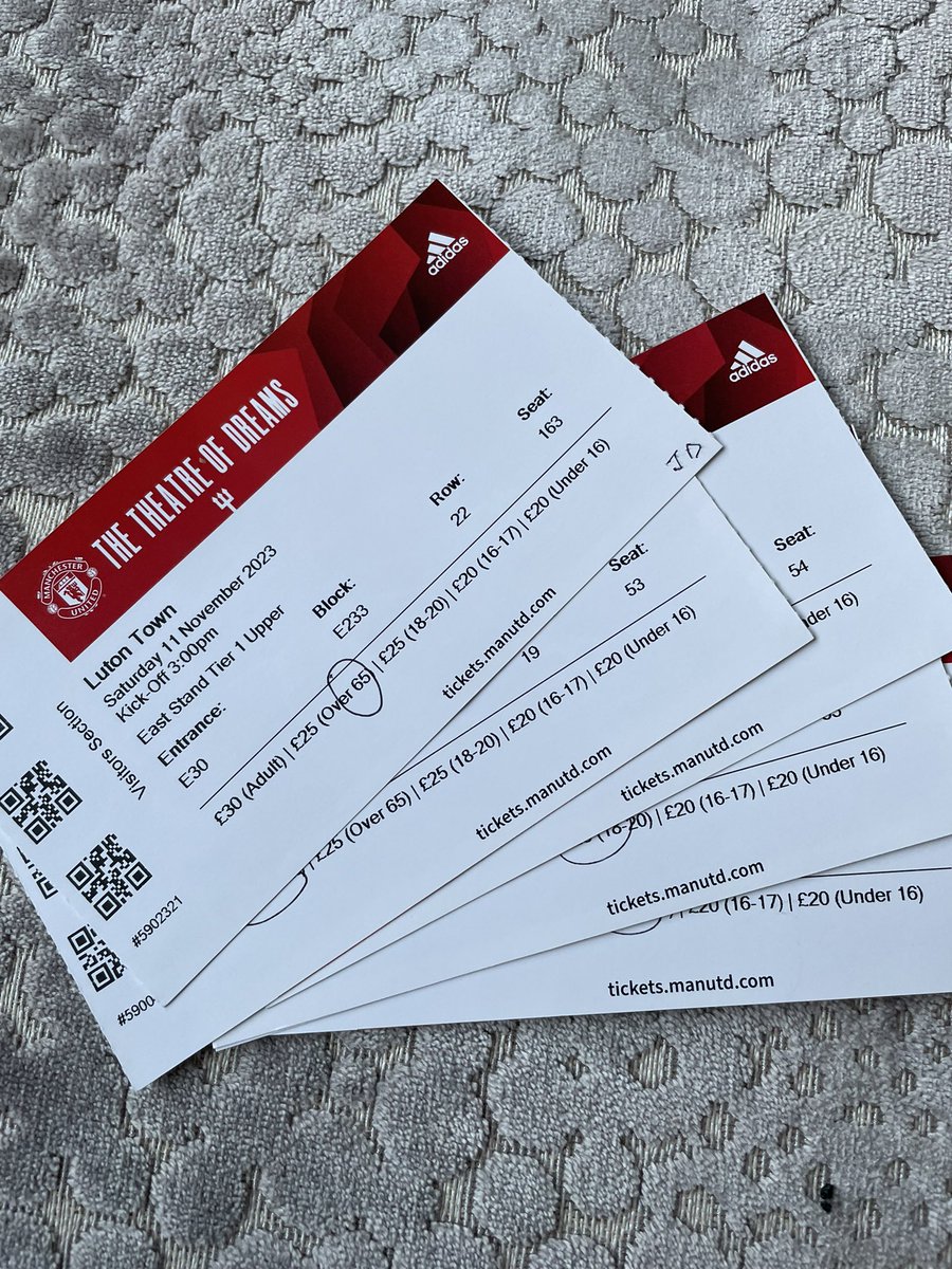 KarlDanes1's tweet photo. Another ⚽️away day at the “Theatre of Dreams” for @LutonTown vs @ManUtd    Surely we can dream for a positive result 🤞🏻 who knows 🙏🏻   🚙 🍻 #COYH #loyalsupporters https://t.co/cMjuCboyQA
