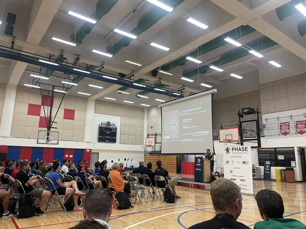 LockettMeg's tweet photo. I’m always in awe watching you present @pilly66 A powerful keynote surrounding mental health. Big talks for little people 🫶 #phase #phaseglobal #phase2023 @PHASEglobal https://t.co/z8nRIuOhWd