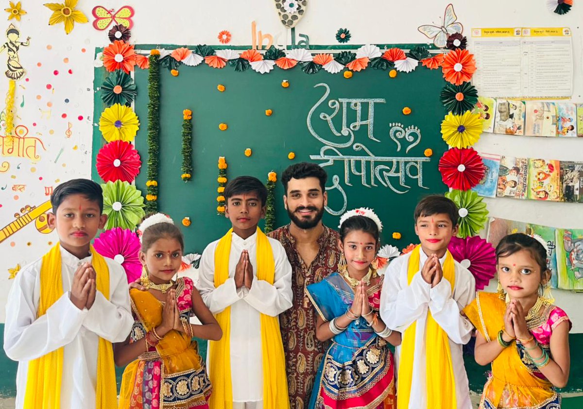 basicshiksha_up's tweet image. भव्य अयोध्या में आयोजित हो रहे दिव्य #Deepotsav2023 को समर्पित, प्रा.वि. सराय मानिक, रायबरेली के बच्चों का यह अद्भुत प्रयास...
#LightOfLearning #UPBasicEducationModel
@UPGovt @CMOfficeUP @thisissanjubjp