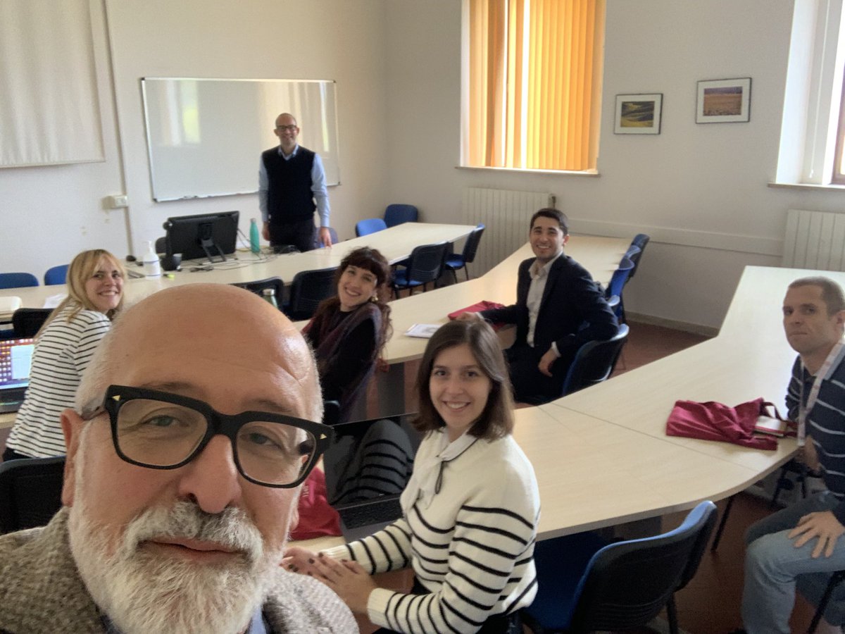 Inimmaginabile ed indescrivibile la gioia condivisa con colleghe, colleghi, dottorande e dottorandi nel dare inizio al nostro dottorato in Diritto e Management della Sostenibilità <a href="/disagUSiena/">disagUSiena</a> <a href="/unisiena/">Università di Siena</a>