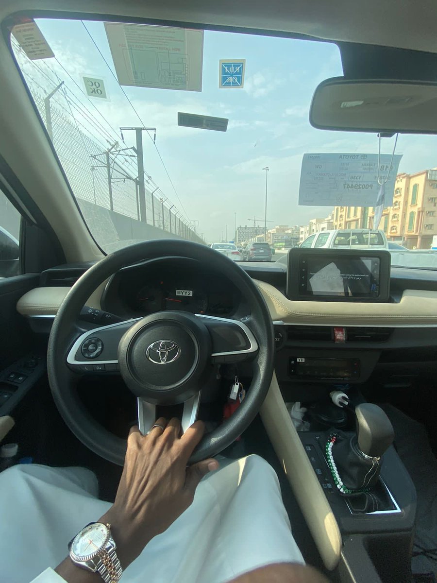 kev10z's tweet photo. افضل قرار ممكن تتخذه يكون عندك سياره اقتصاديه لان في جده الظاهر كلنا رايحين نفس المشوار فـ الطريق بيكون زحمه شوي…صباح الخير ولا صباح الزفت مش عارف لسى https://t.co/24CgUuj826