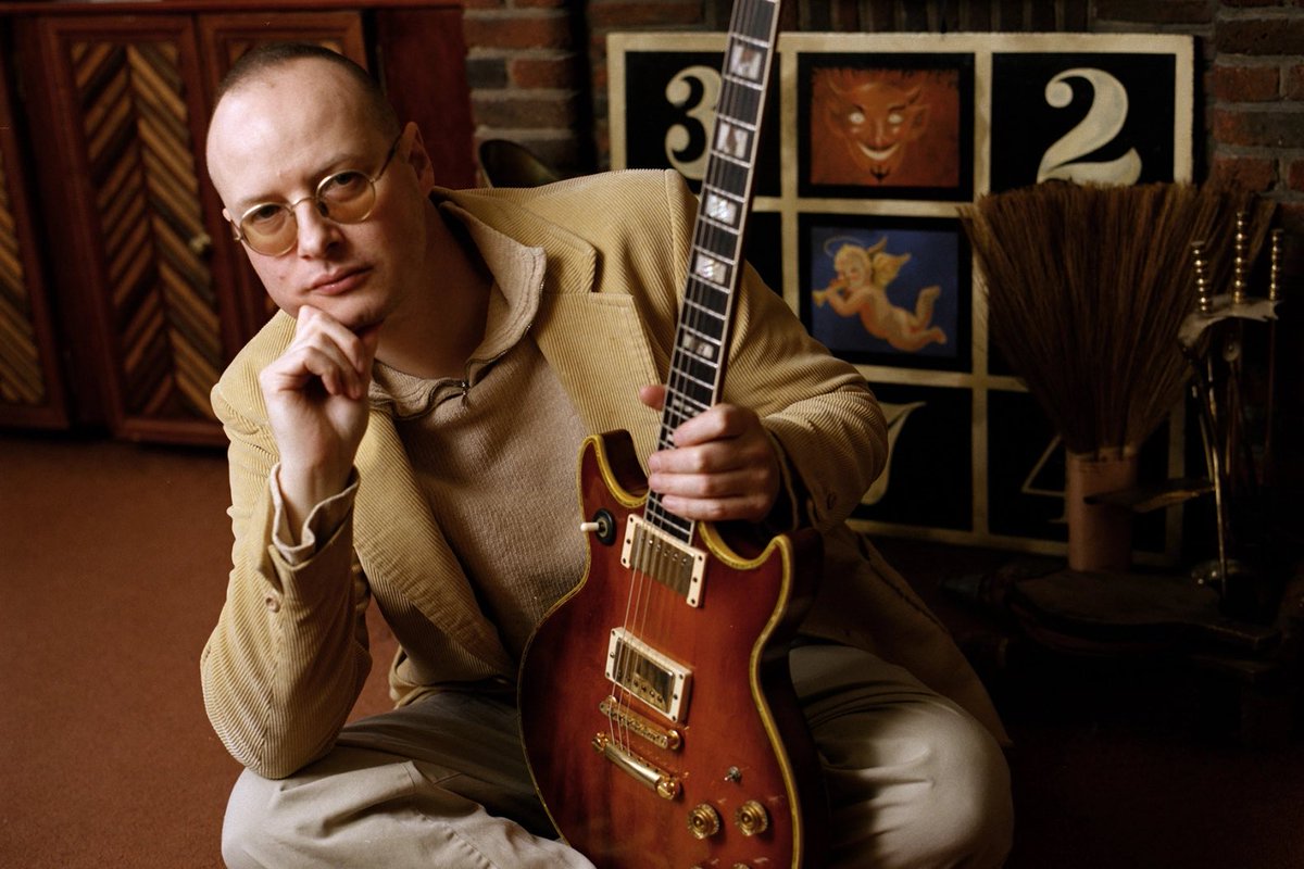 Happy Birthday to Andy Partridge. Born this day in 1953 in Malta. Swindon based English guitarist, singer songwriter and record producer who founded XTC. Many happy returns Andy #AndyPartridge 🎂🎉