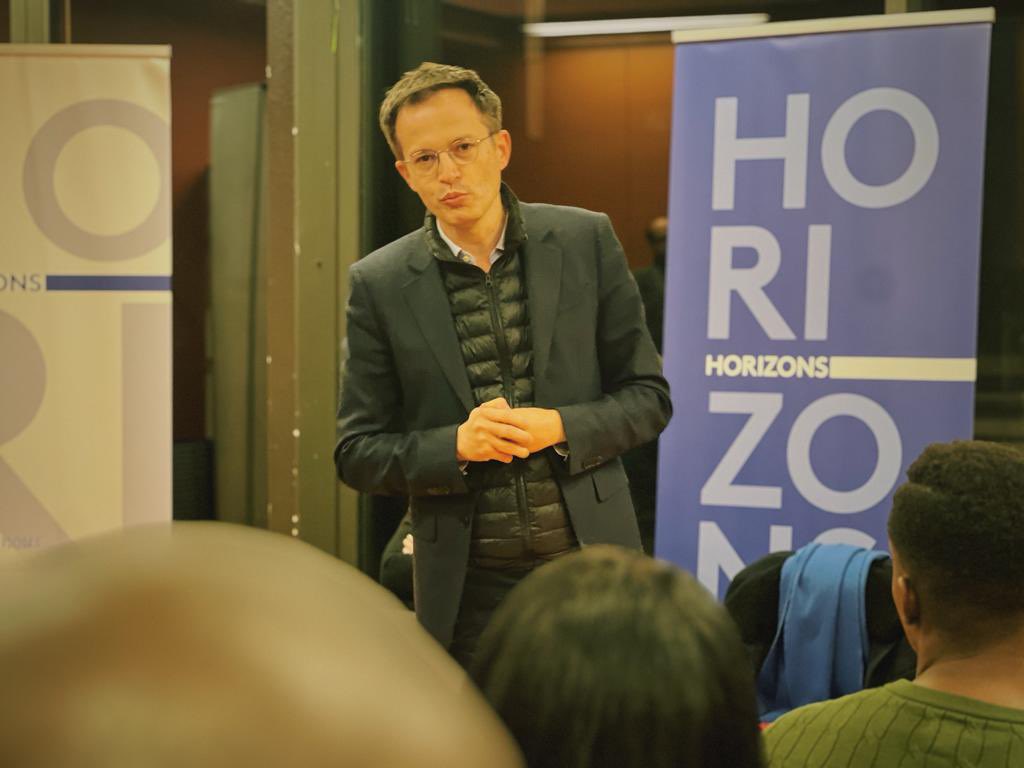 pybournazel's tweet photo. Belle réunion d’échanges @HorizonsLeParti à Cergy. Merci beaucoup de votre engagement et de votre enthousiasme. @EPhilippe_LH @NaimaMoutchou 👏 https://t.co/SfamdifRyK
