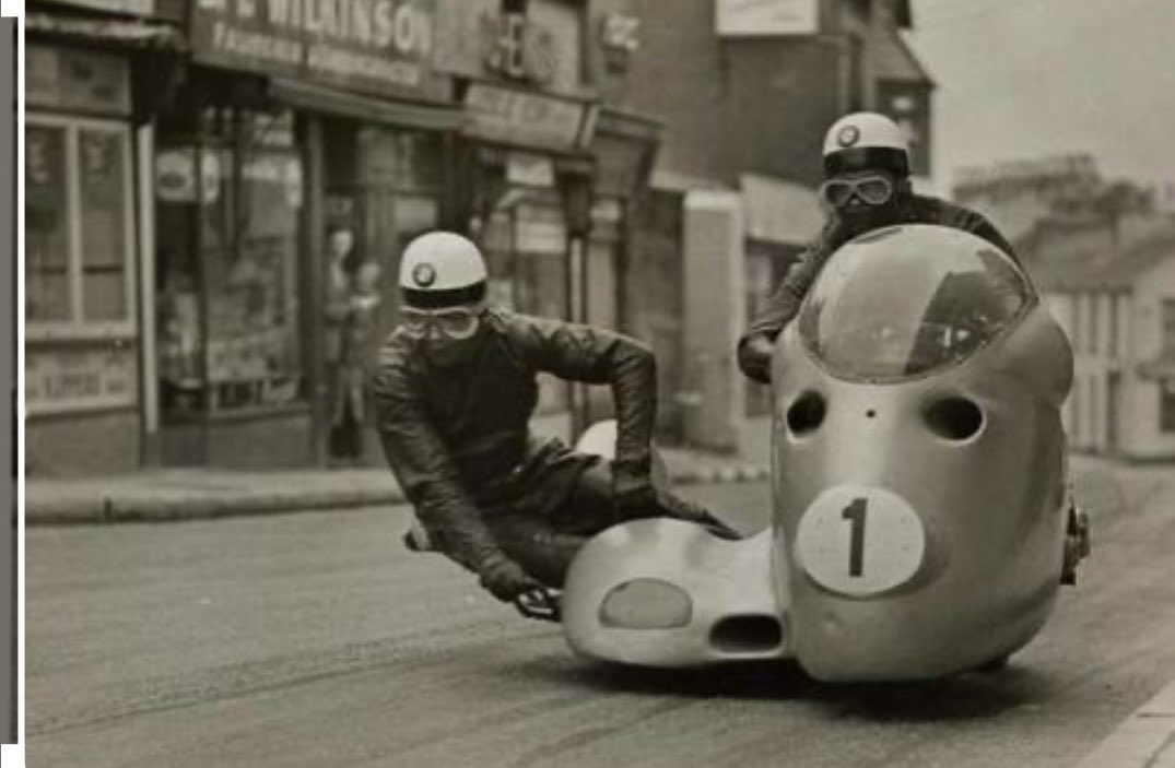 lifeandengines's tweet image. A bit on the side! #sidecarSaturday #chairs #sidecar #moto #motorcycles #lifeandengines 🏁