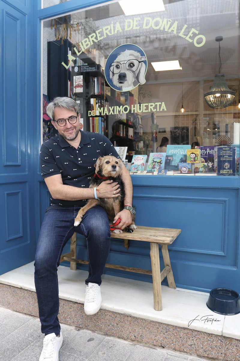 maximohuerta's tweet photo. Feliz #díadelaslibrerías https://t.co/UNuOflpFGH