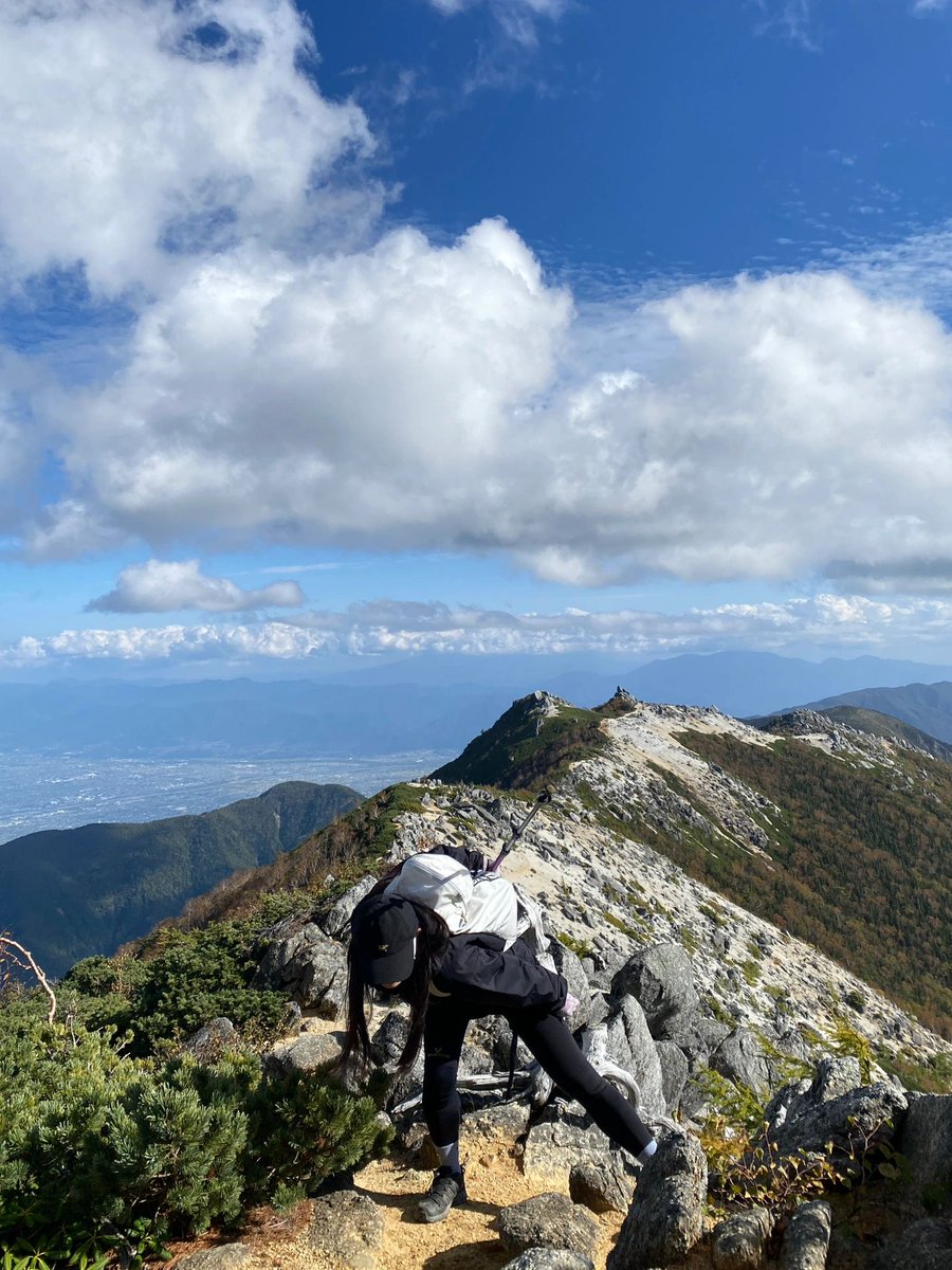 ekoperdianto's tweet photo. 鳳凰三山
…続き

#鳳凰三山 #鳳凰山 #地蔵ヶ岳 #オベリスク #観音岳 #薬師岳 #北岳 #山梨 #南アルプス #日本百名山 #富士山 #富士山が好き #雲海 #稜線 #稜線歩き #私の山フォト #私の山旅 #山登り #登山 #山が好き #山が好き #山登り #仕事おわ登山 #簡単ハイク #良い季節です #バック https://t.co/fEZWBN21ZX