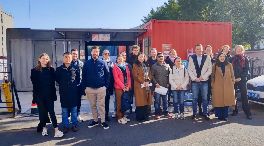 INFRAMOBILITY-Dianba (@infradianba) on Twitter photo Erfolgreicher Besuch von <a href="/BerlinPartner/">Berlin Partner</a> und <a href="/SenWiEnBe/">Senatsverwaltung für Wirtschaft, Energie, Betriebe</a> bei unserem Joint-Venture-Partner Aulton New Energy und Dianba in #Beijing. Die Technologie Lösungen unseres Joint-Venture-Partners und die Potenziale für den E-Mobilitätssektor haben die Delegation beeindruckt. Erfolgreicher Besuch von <a href="/BerlinPartner/">Berlin Partner</a> und <a href="/SenWiEnBe/">Senatsverwaltung für Wirtschaft, Energie, Betriebe</a> bei unserem Joint-Venture-Partner Aulton New Energy und Dianba in #Beijing. Die Technologie Lösungen unseres Joint-Venture-Partners und die Potenziale für den E-Mobilitätssektor haben die Delegation beeindruckt.