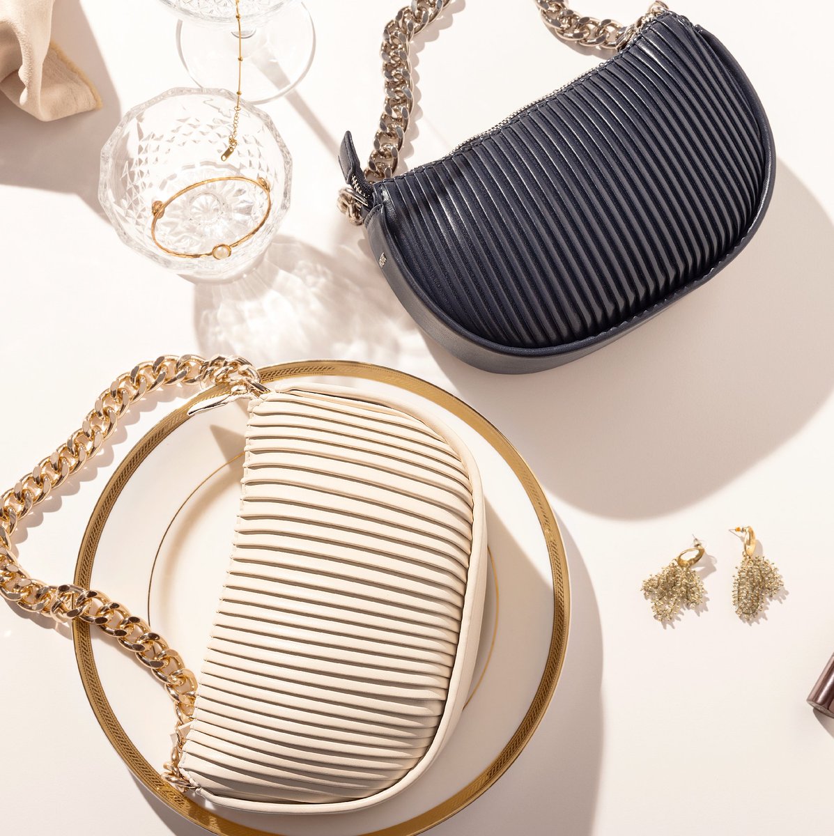 Irth_titan's tweet photo. Serving some creamy white and classic navy with a tinge of bling. 

Presenting IRTH Sparkles
Designed for everyday celebrations
#YoursToDefine https://t.co/xHf3b5KBwx