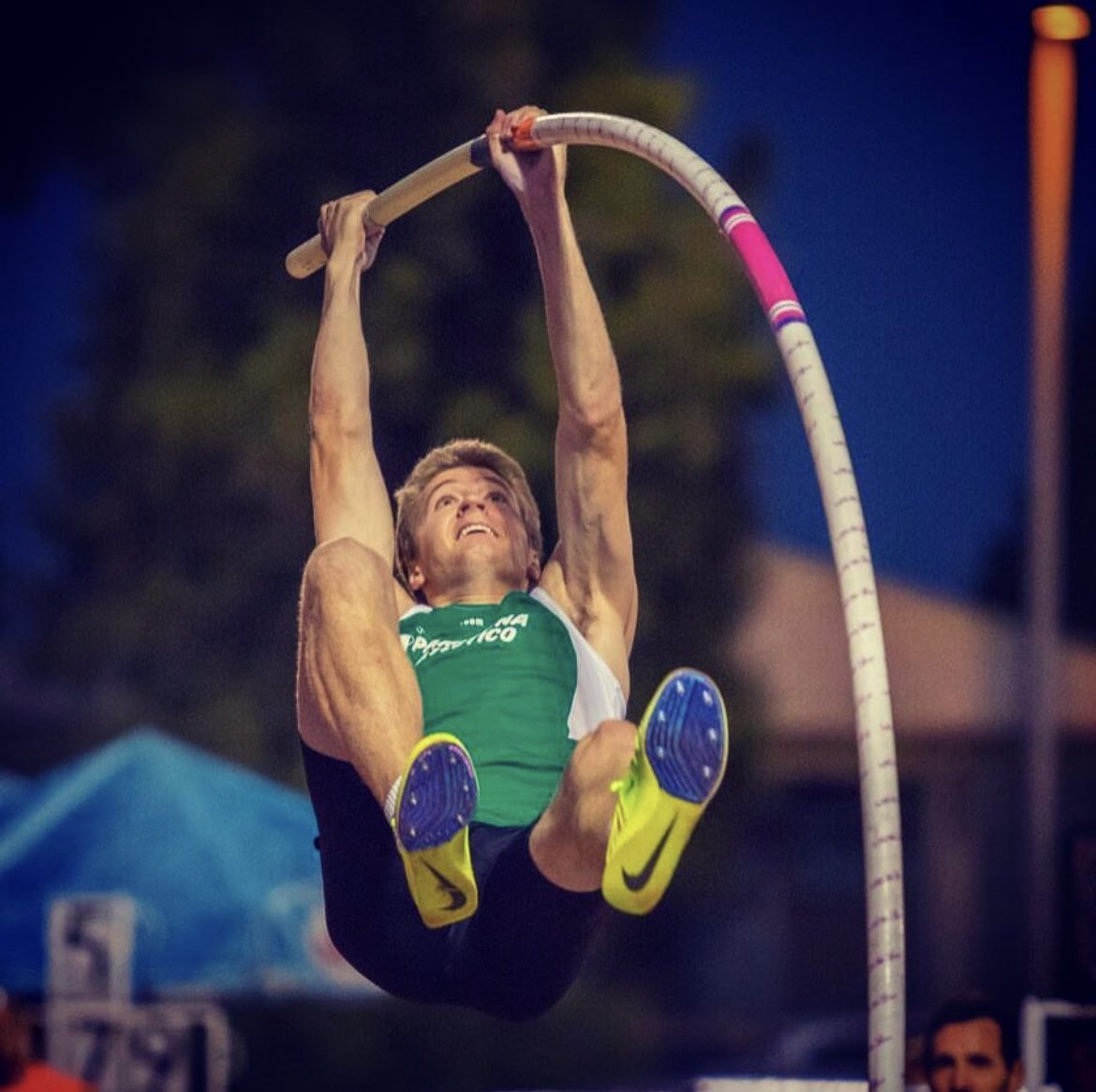 Es hora de dar el salto!  Tras muchos años en las pistas, he decidido oficialmente cerrar mi etapa en el atletismo.

Gracias a todos los que habéis formado parte de este gran viaje. Ha sido increíble! GRACIAS!!! ❤️