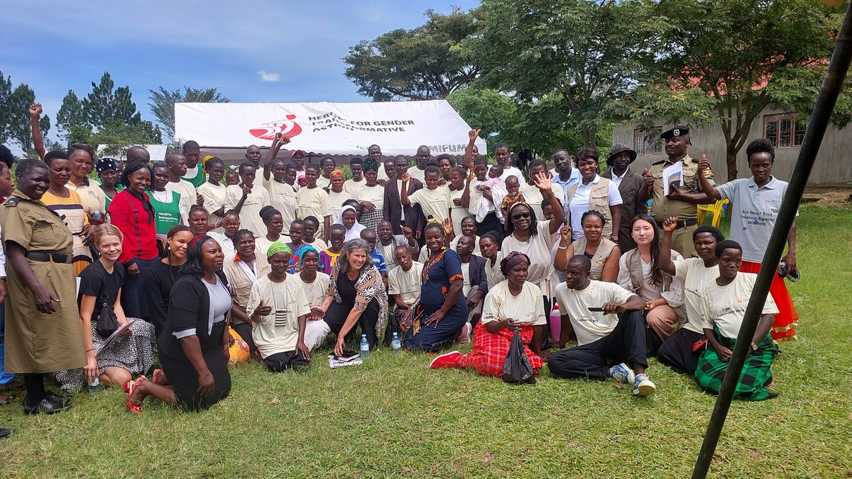 mifumiproject's tweet photo. Through @GenderHeroes, we are grateful to have hosted  @NLinUganda, @BelgiumInUganda, @SwedeninUG, @NorwayUganda, DKinUganda, @usmissionuganda, @UNICEFUganda, @UNFPAUganda at our Joint Field mission at the SGBV Advice Center in Buhemba, Namayingo District. 

(Thread 🧵): https://t.co/8INwk0Cu8n
