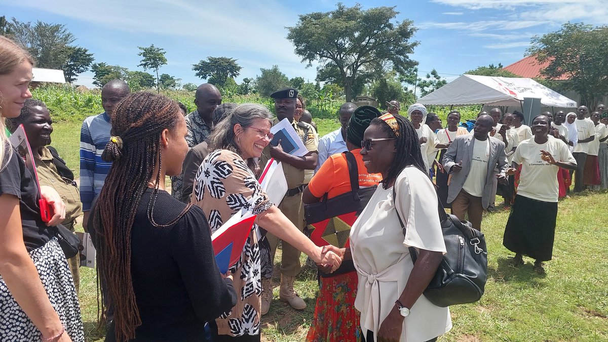 mifumiproject's tweet photo. Through @GenderHeroes, we are grateful to have hosted  @NLinUganda, @BelgiumInUganda, @SwedeninUG, @NorwayUganda, DKinUganda, @usmissionuganda, @UNICEFUganda, @UNFPAUganda at our Joint Field mission at the SGBV Advice Center in Buhemba, Namayingo District. 

(Thread 🧵): https://t.co/8INwk0Cu8n