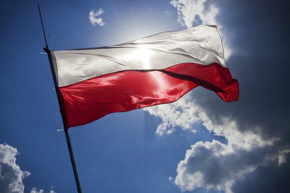 W #NarodoweŚwiętoNiepodległości o godz. 12.00 z wieży Mariackiej wybrzmi "Mazurek Dąbrowskiego". Jest to kolejna edycja akcji #NiepodległadoHymnu. Bezpośrednio po hymnie odegrany zostanie hejnał mariacki.