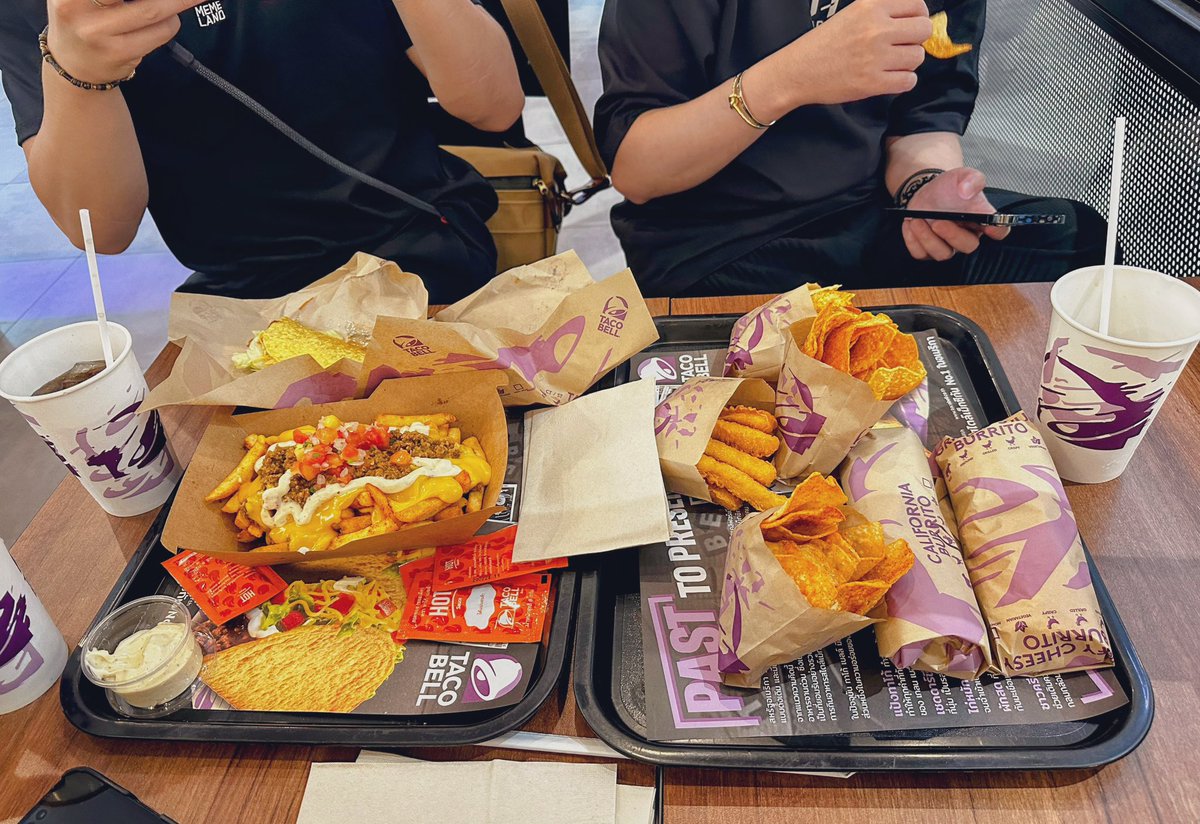 9gagceo's tweet photo. BULL COMES, WE FEAST. https://t.co/8t89wPLbva