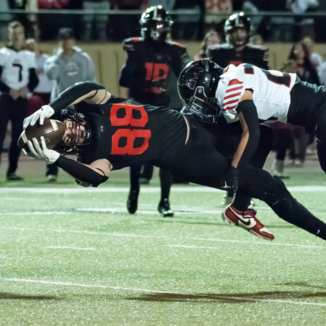 @WHSJagsFootball knocks off Mustang 43-38 to advance in the OSSAA 6A-1 playoffs. @WestmooreHS @whsjagathletics @MoorePublicSch Photos here: mooremonthly.com/photo-gallery-…