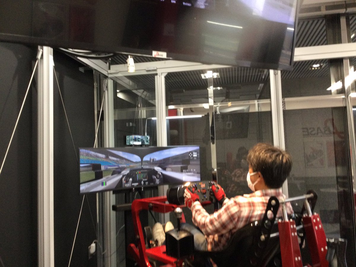D_BASE_'s tweet photo. けいじさんがいつもの
#Formula2021 で #岡山国際サーキット を
走行されております🔥
いつも自己ベスト更新に挑戦されています☺️
己との闘いですね。。。🔥 https://t.co/dC4JOhsvS2