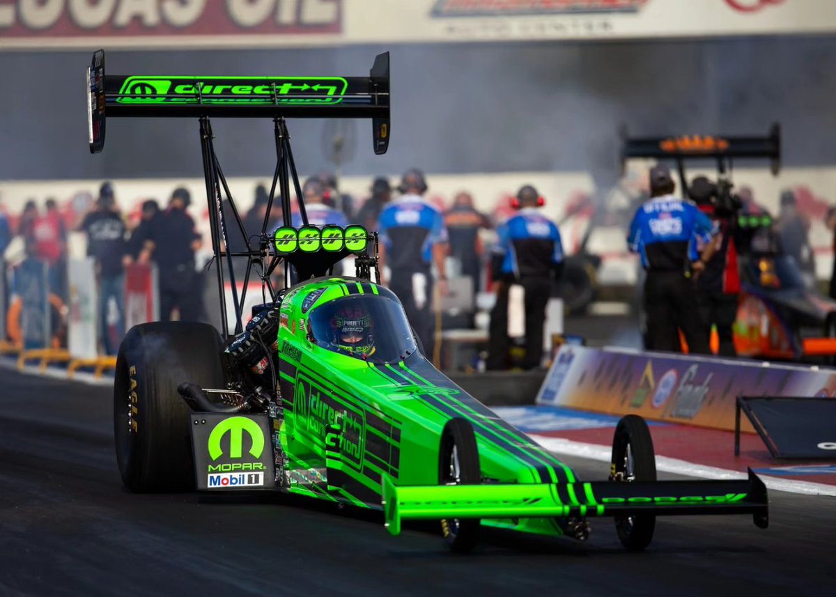 LeahPruett_TF's tweet image. After breaking the tires loose during Q1, my @Dodge #DirectConnection crew came up for Q2 swinging, running a 3.676 ET at 332.84 MPH, putting us in the provisional 3rd qualifying position. 

@TSRnitro @OfficialMOPAR

#Pomona #NHRAFinals  #Dodge