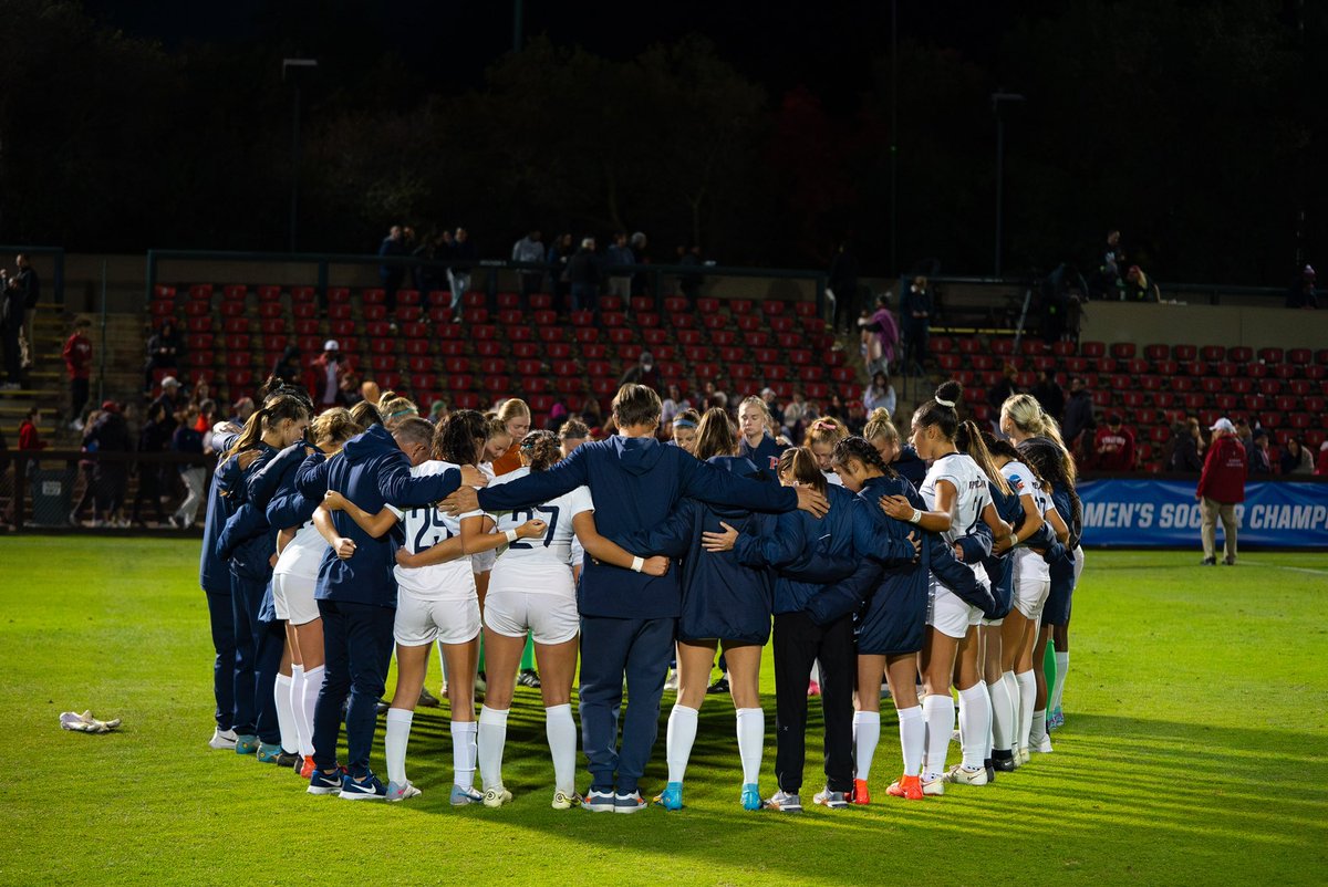 Final: #2 Stanford 3, Pepperdine 0.

Team 31, you made Pepperdine proud 🧡

#WavesUp