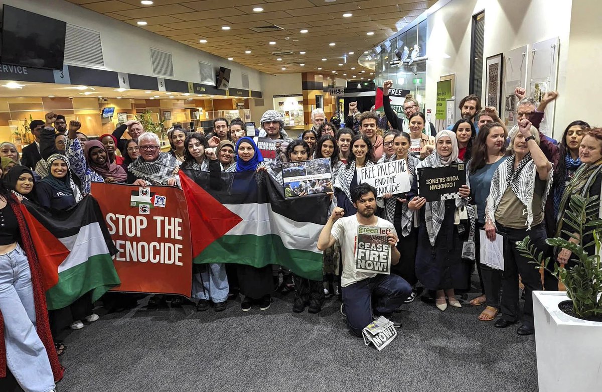 #MerribekCouncil (Melb)voted to fly #Palestinian flag causing #MurdochSewerageCo.to collapse in convulsions.
To beat up story, they’re framing it as an anti-Israel move. #Murdoch will incite conflict,then blame council.
Standard propagandist schtick. #DiversityOfThought #auspol