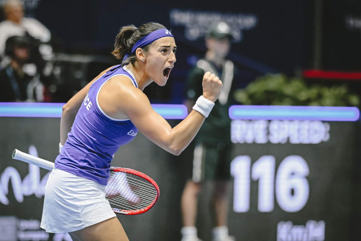 CaroGarcia's tweet photo. C est toujours un honneur de jouer pour La France 
Malheureusement c’est une déception personnelle … ne pas avoir réussi à aider mon équipe mercredi 😞
Merci aux filles et staff 🤜🏻🤛🏻
Merci aux supporteurs qui réussi à répondre présents et être la pour nous toutes 🇫🇷🙌🏻😍 https://t.co/6v3gtmZIld