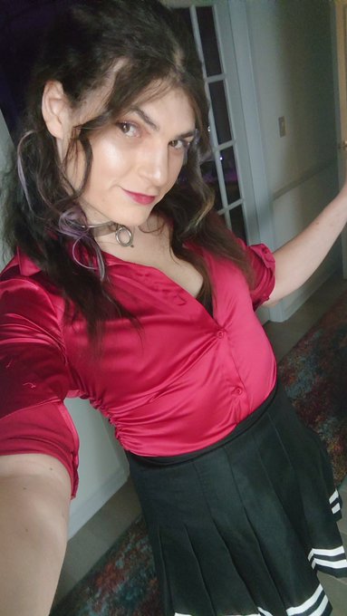 Still around shaking that booty https://t.co/mnJZdGnvlH