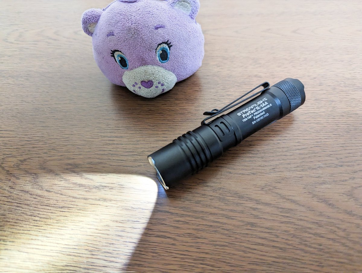 hg4eHPzmvVIEmWD's tweet image. 今日のビクトリー🏆✨🔦🦸(´-(ェ)-`;)♥
・H2T SL 1L1AA ブラック LED換装カスタム XP-G4 6500K 70CRI
#Steamlight #ProTac #1L1AA #H2T #アカリセンター