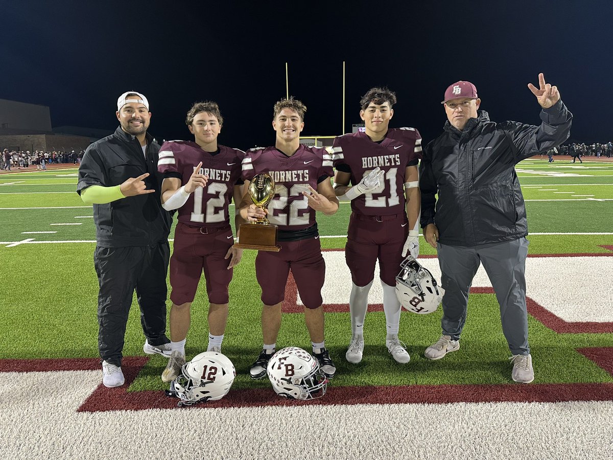 jpena_FB's tweet photo. Great playoff win tonight! Ready to get back to work tomorrow morning for round 2! 🏆 #txhsfb @JesseButtler https://t.co/fGs3otBbqu